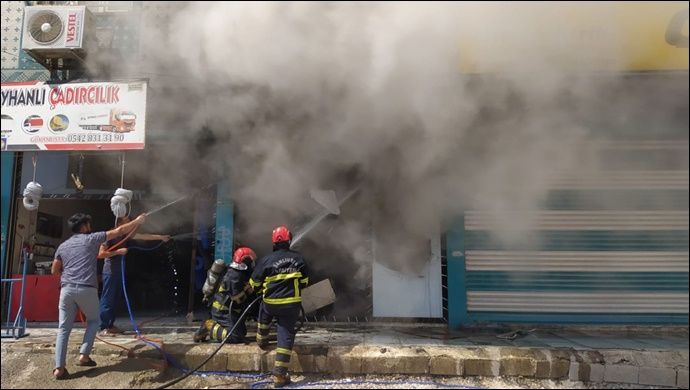 Şanlıurfa ‘da işyeri yangını itfaiye ekipleri müdahale etti