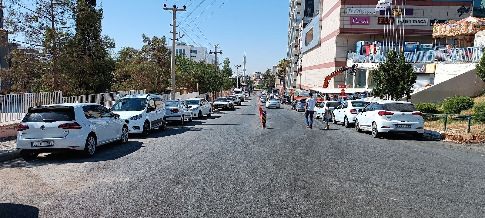 Şanlıurfa’da deforme yollarda asfalt çalışmaları başladı