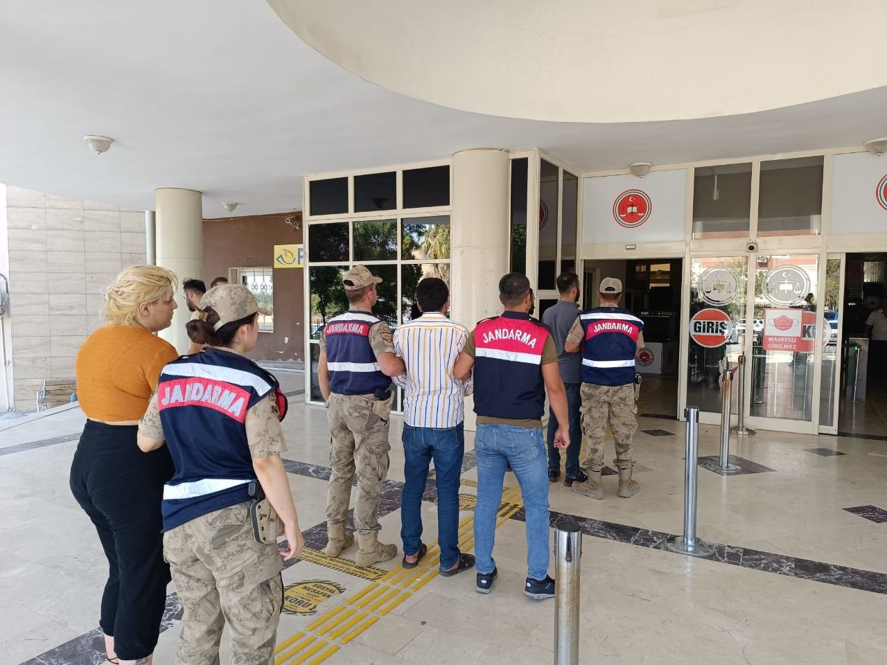 Şanlıurfa’da  ‘sahte savcı-hakim” operasyonu:3 gözaltı