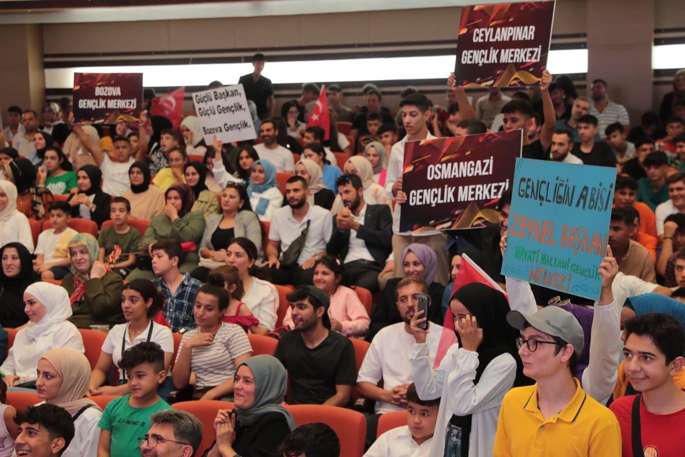 Başkan Beyazgül, gençlerle buluştu
