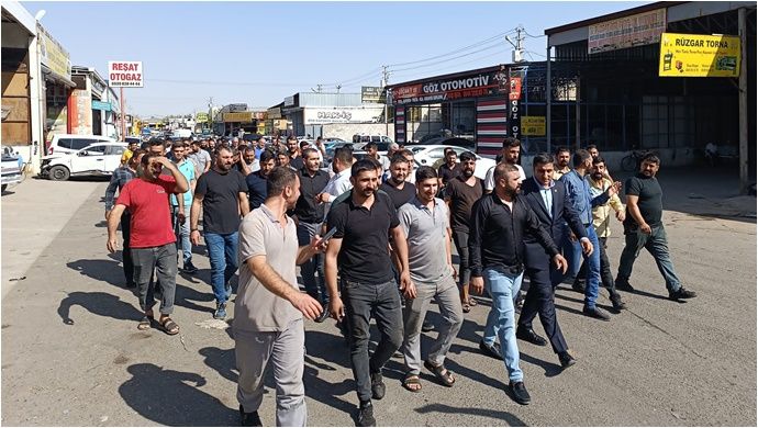 CHP Şanlıurfa İl başkanı Ferhat Karadağ ve Örgütü, Evren Sanayi Esnafının eylemine katıldı