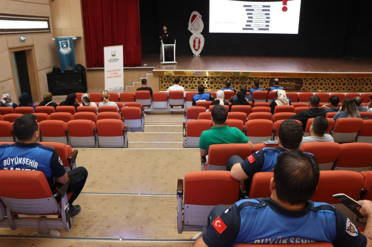 Şanlıurfa Büyükşehir Belediyesi personeline ‘’Uyuşturucu ile Mücadele” eğitim semineri