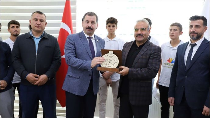 Başkan Baydilli Kahramanmaraşlı Öğrencileri Ağırladı