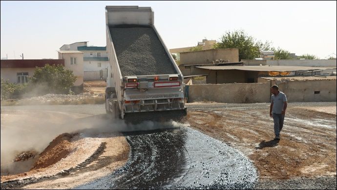 Büyükşehir’den Harran’a Beton Yol Ve Sathi Kaplama Çalışması