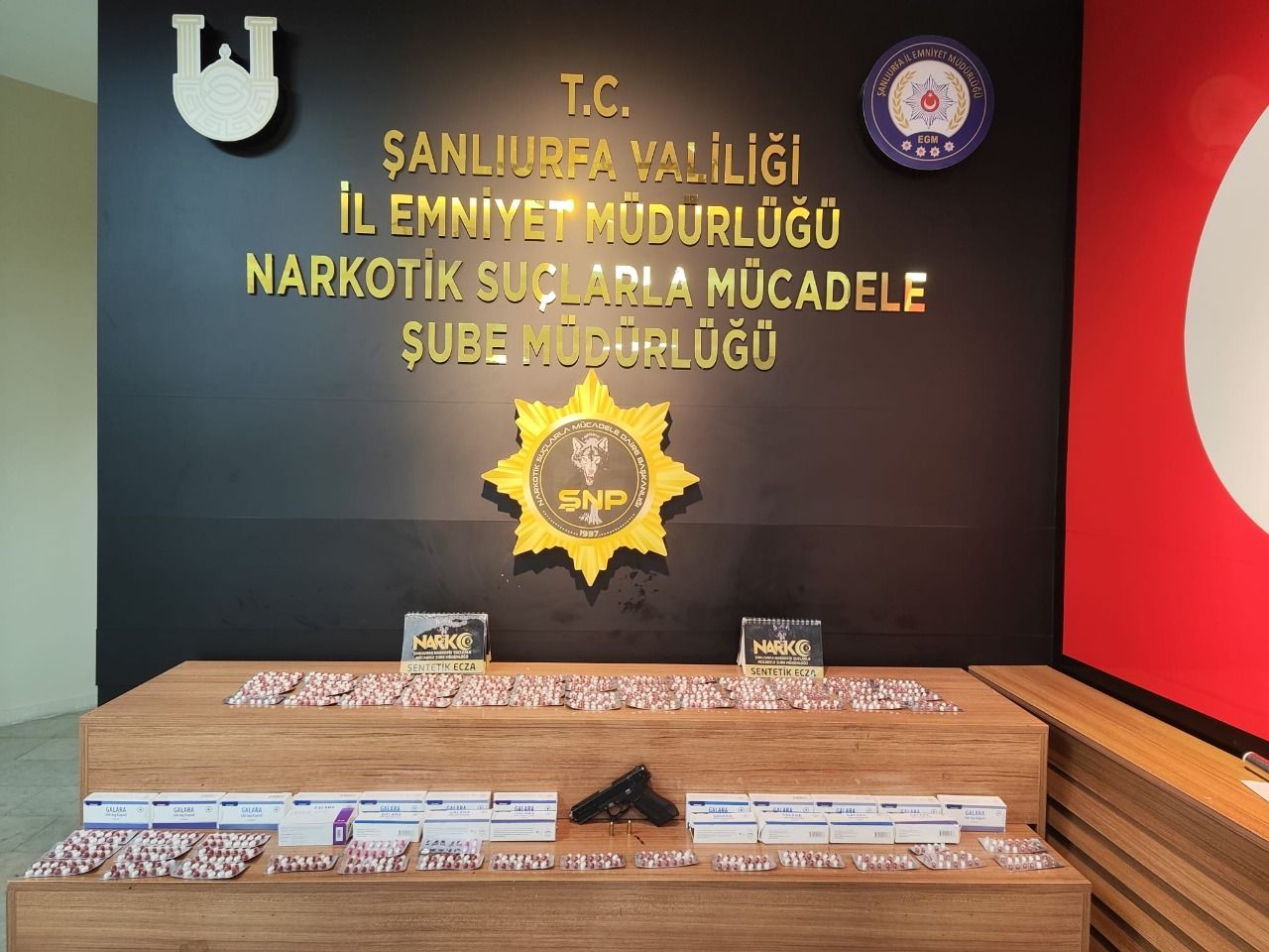Şanlıurfa’da bin 37 “sentetik ecza” ele geçirildi