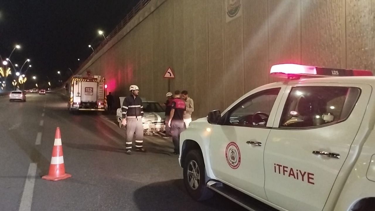 Şanlıurfa’da tek taraflı kazada sürücü yaralandı