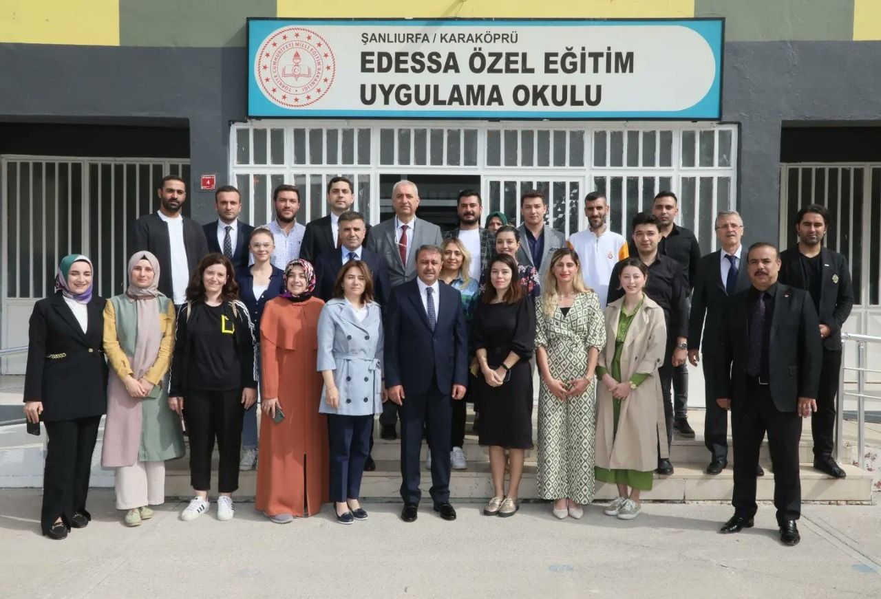 Vali Şıldak Özel Gereksinimli Öğrencileri Ziyaret Etti