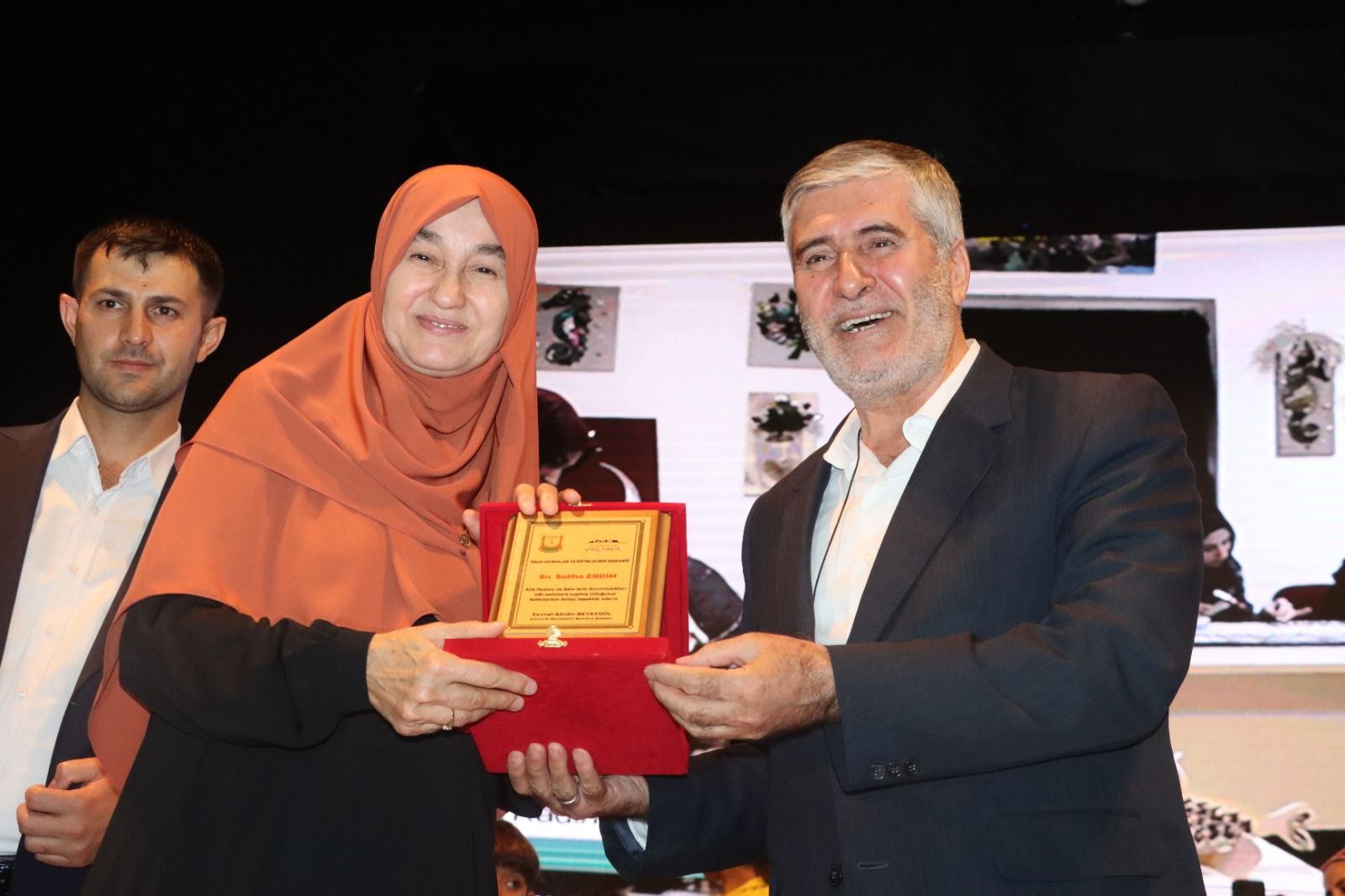 Aile huzuru ve Gençlerin sorumlulukları konulu Seminer düzenlendi