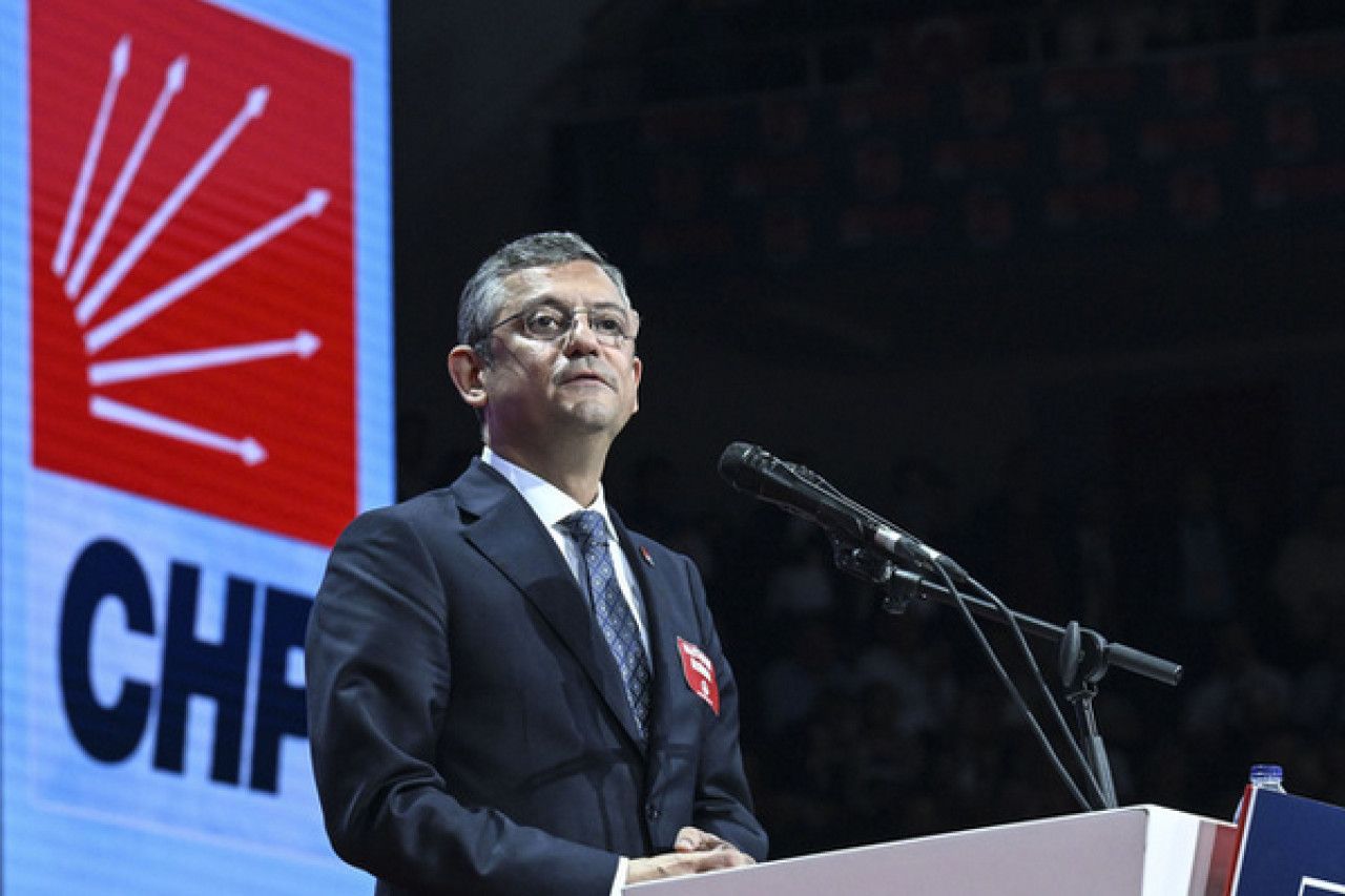 CHP Genel Başkanı Özel, Kılıçdaroğlu’ndan koltuğu devraldı