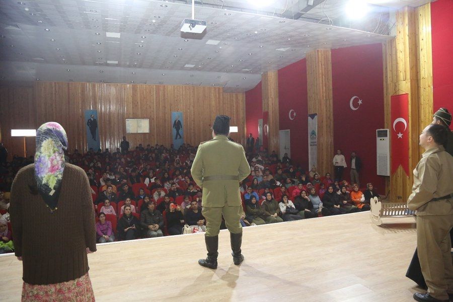 Eyyübiye Gençliği Tiyatroya Büyük İlgi Gösterdi