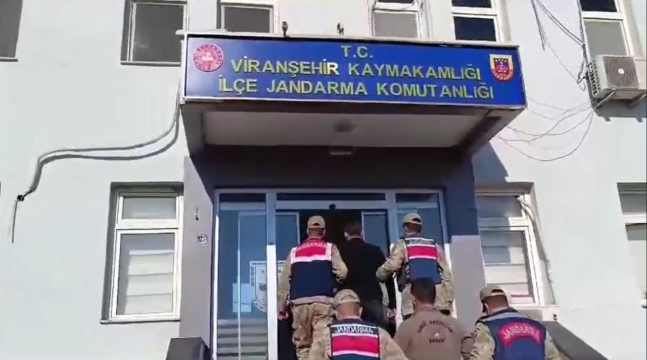 Jandarmadan Viranşehir’de operasyon: Onlarca silah ve mühimmat yakalandı