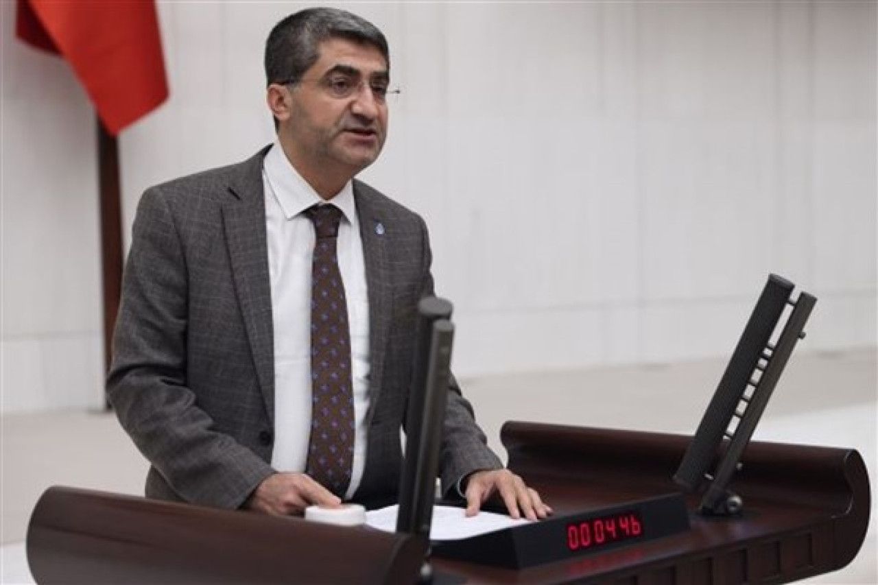 Ekmen: “Oysa vatandaşlık bizim için en büyük korunak ve sığınak olmalıydı”