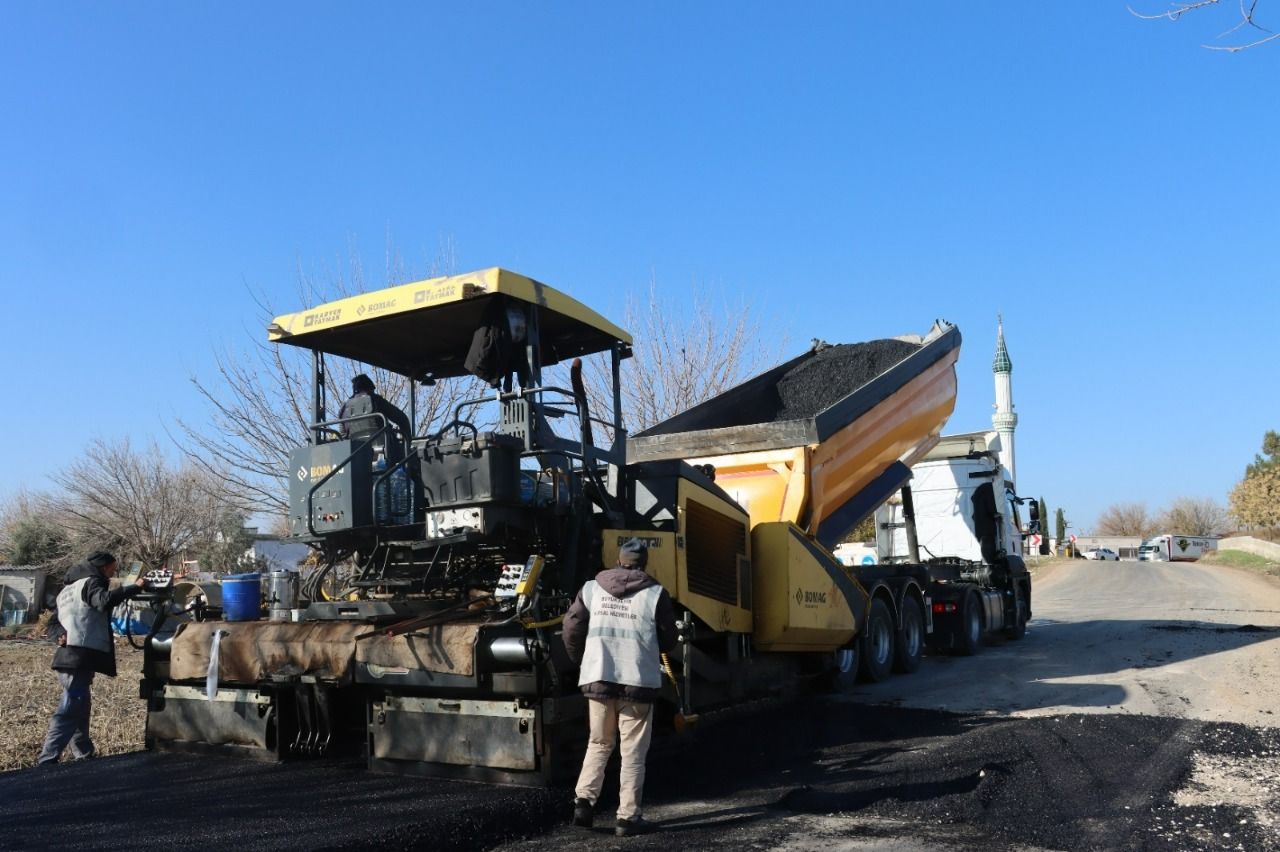 Suruç yolunda sıcak asfalt çalışması
