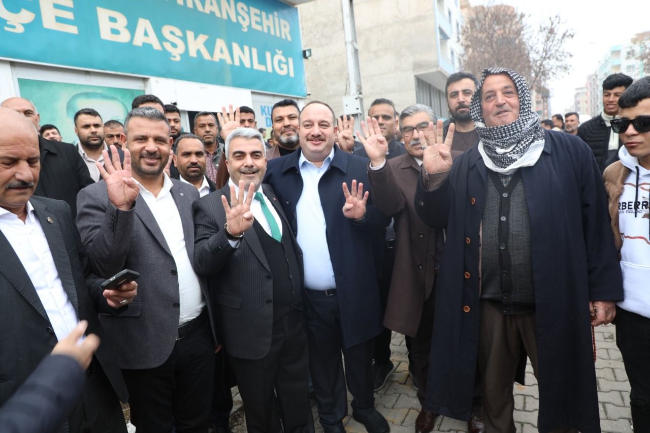Başkan Ekinci,aday tanıtım toplantısına katılan Viransehirlilere teşekkür