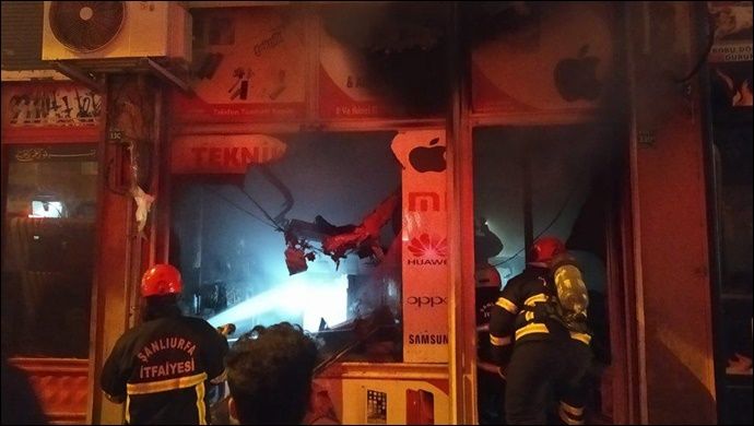 Şanlıurfa’da işyeri yangını: İtfaiye ekipleri müdahale etti