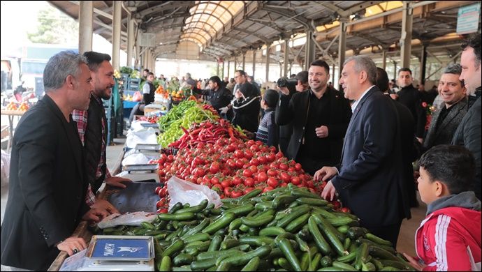 Başkan Beyazgül Sahada Esnaf Ve Vatandaşlarla İç İçe