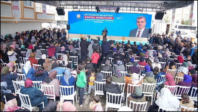 Başkan Beyazgül Yaptı İhtiyaç Sahibi Aileler Konutlarına Kavuştu