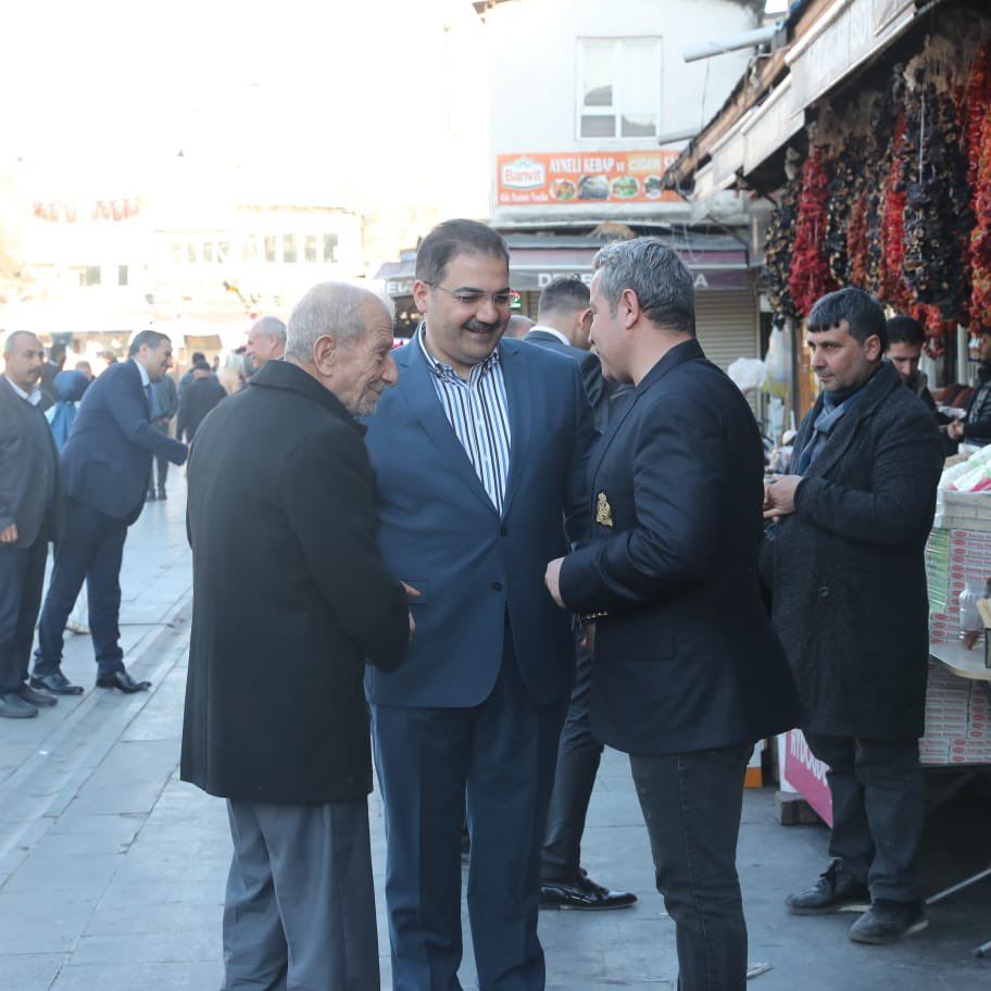Başkan Canpolat, Tarihi Çarşı Bölgesindeki esnaf ve vatandaşları ziyaret etti