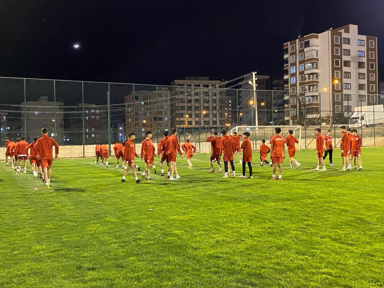 Karaköprü Belediyespor genç takımları bölge şampiyonası hazırlıklarına başladı