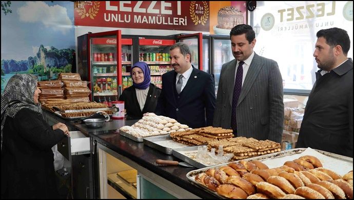 Karaköprü’de Vatandaşlar Başkan Baydilli’yi Bağrına Basıyor