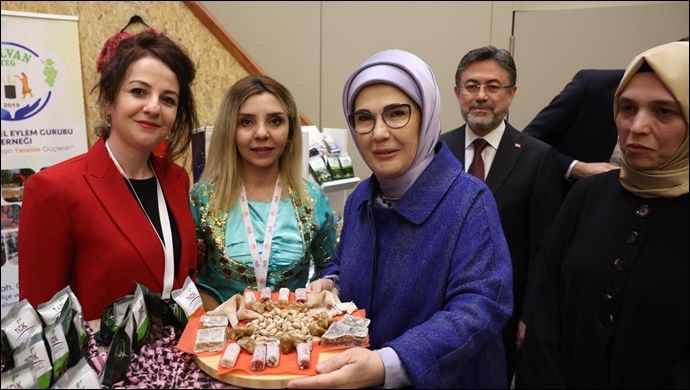 TARIMDA KADININ EMEĞİ ZİRVESİNDE HİLVAN YEG RÜZGÂRI ESDİ