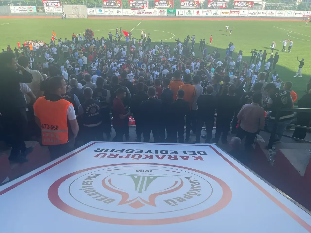 ŞAMPİYON Karaköprü Belediyespor 2’nci Lig’e yükseldi