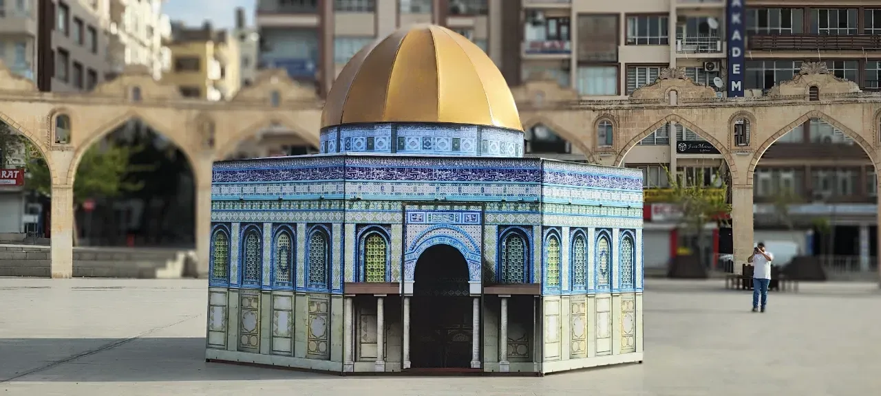 Şanlıurfa’da “Kubbetüssahra” maketi kurarak Filistin’deki zulme dikkat çektiler