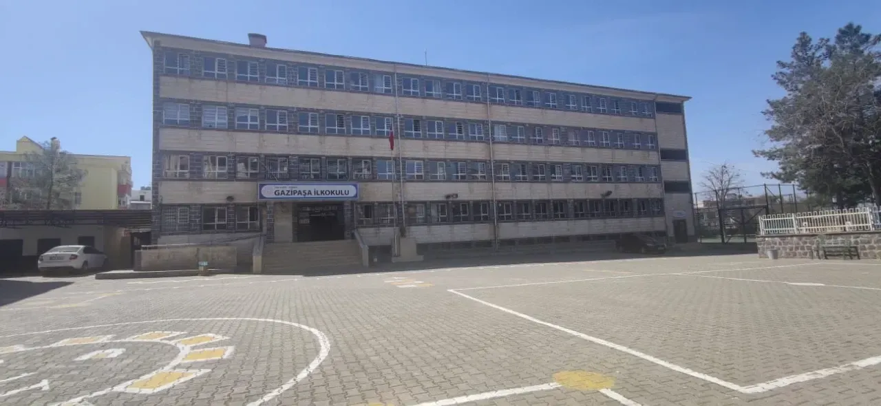 Siverek’te Güvenlik Gerekçesiyle Okula Bir Günlük Ara Verildi