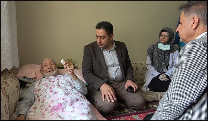 Cumhuriyet kurulmadan önce doğan 124 yaşındaki Evde sağlık takipli hasta evinde ziyaret edildi