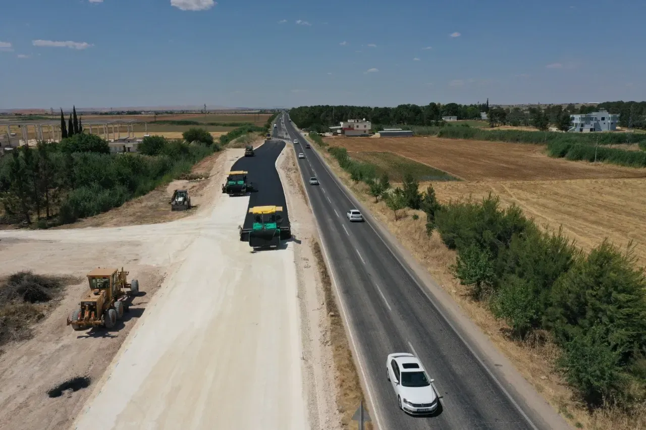 Akçakale Belediye Başkanı Yeni Asfaltlanan Yolda İncelemelerde Bulundu