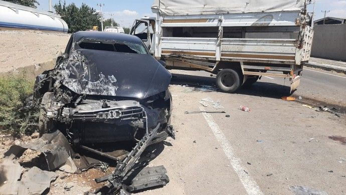 İşçileri taşıyan araç kaza yaptı: 3’ü ağır 8 yaralı