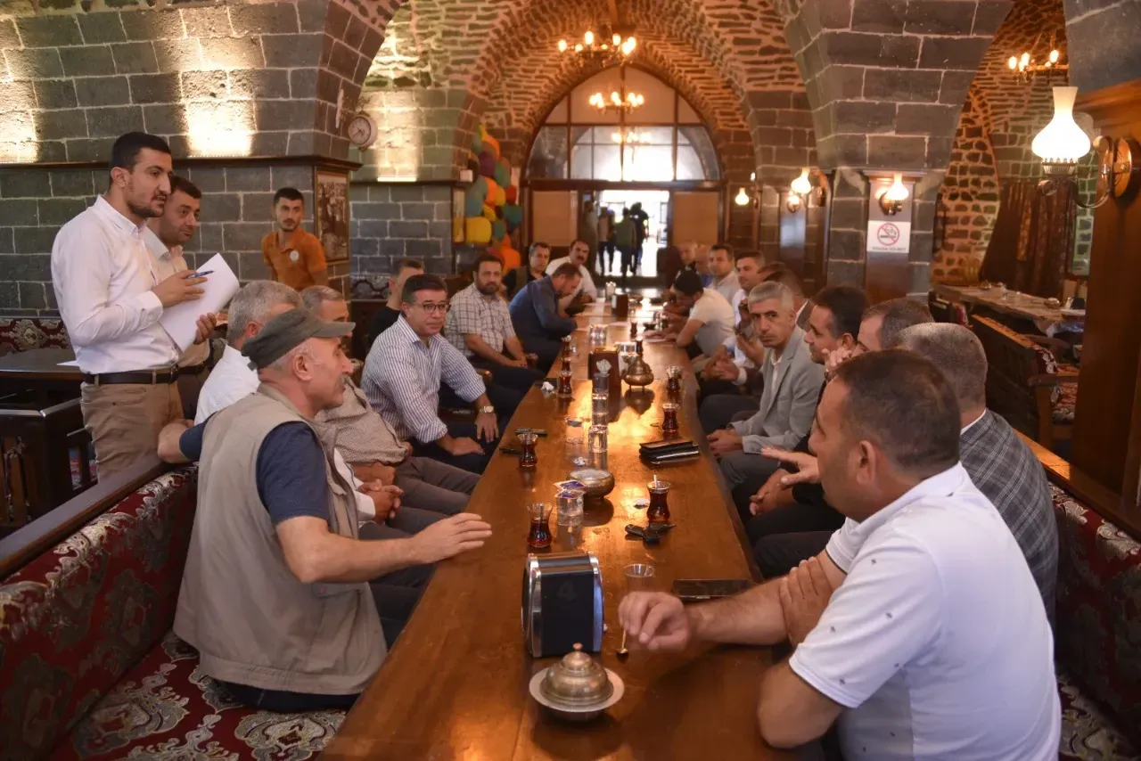 Başkan Bucak, mahalle muhtarlarıyla bir araya geldi