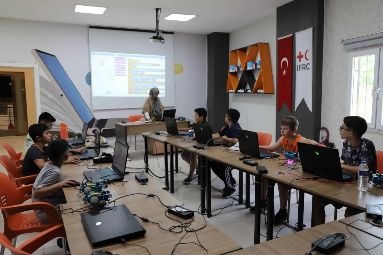 Karaköprü’de çocuklara robotik kodlama kursları veriliyor