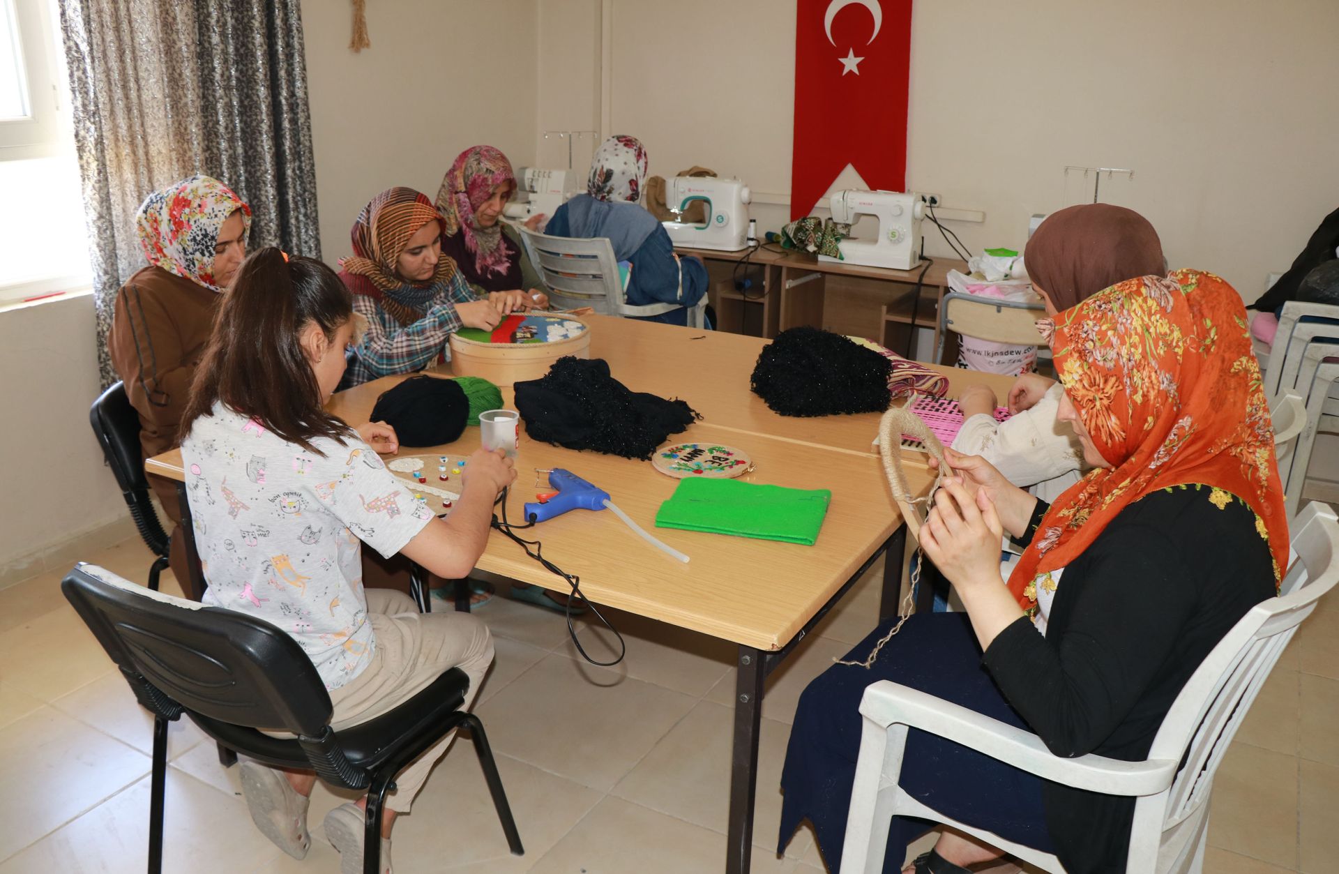 Süleymaniye milletevi ile 385 kadın kursiyer meslek sahibi oldu