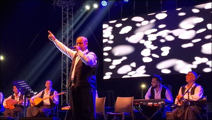 Afyonkarahisar’da Siverek Belediyesi’nin Sıra Gecesi Coşkusu