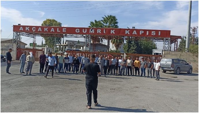 Akçakale Gümrük Kapısında Türk Şoförlerden Akaryakıt Protestosu