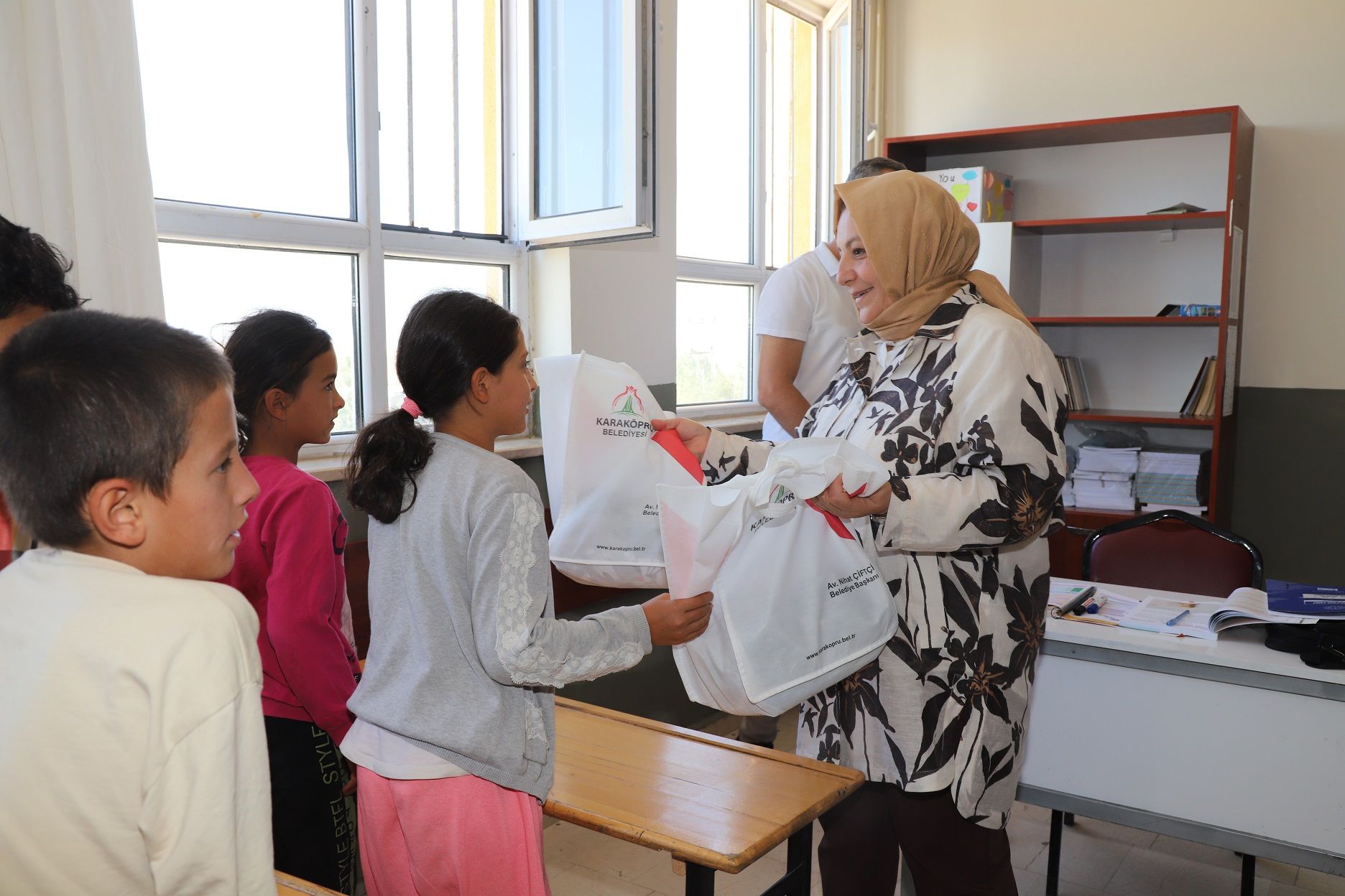 Karaköprü ‘de öğrencilere sosyal destek projesi