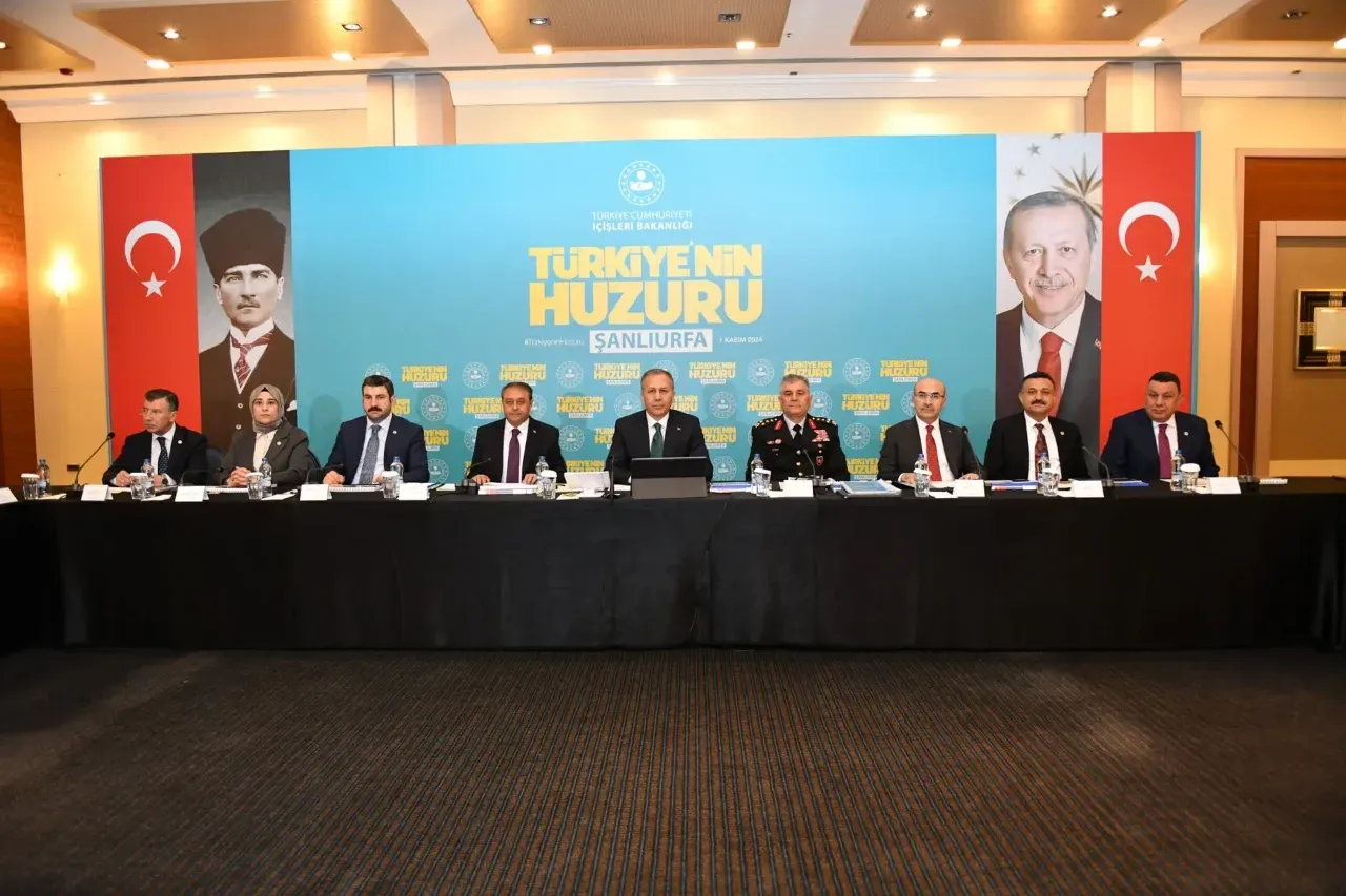 Bakan Yerlikaya Şanlıurfa ‘da huzur ve güvenlik çalışmalarını değerlendirdi