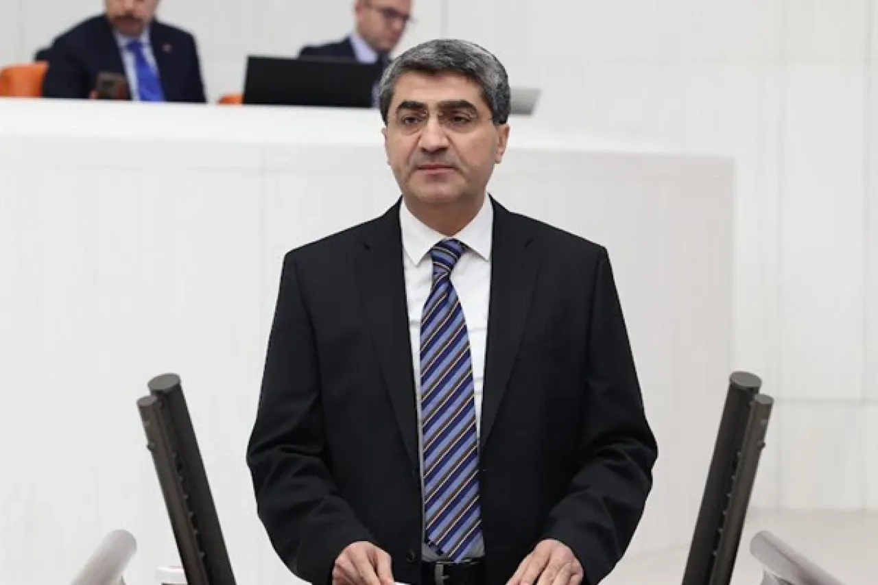 DEVA Partili Ekmen: Çocuklar sadece aç değil, sağlıklı suya da ulaşamıyor