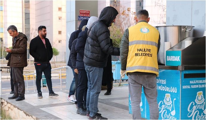 Haliliye Belediyesi, Gönül Çorbası İkramı İle Yürekleri Isıtıyor