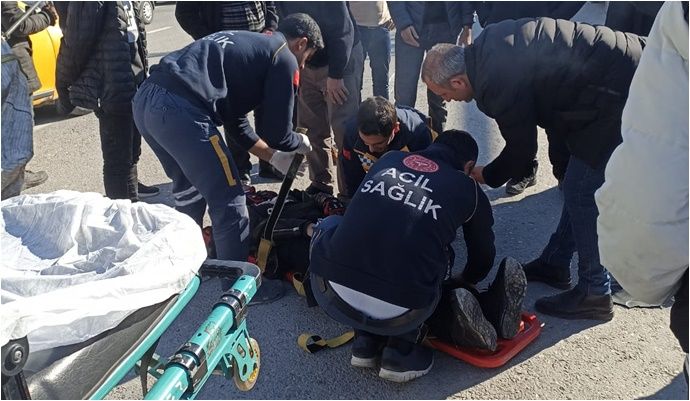 Haliliye’de Otomobilin Çarptığı Motosiklet Sürücüsü Yaralandı