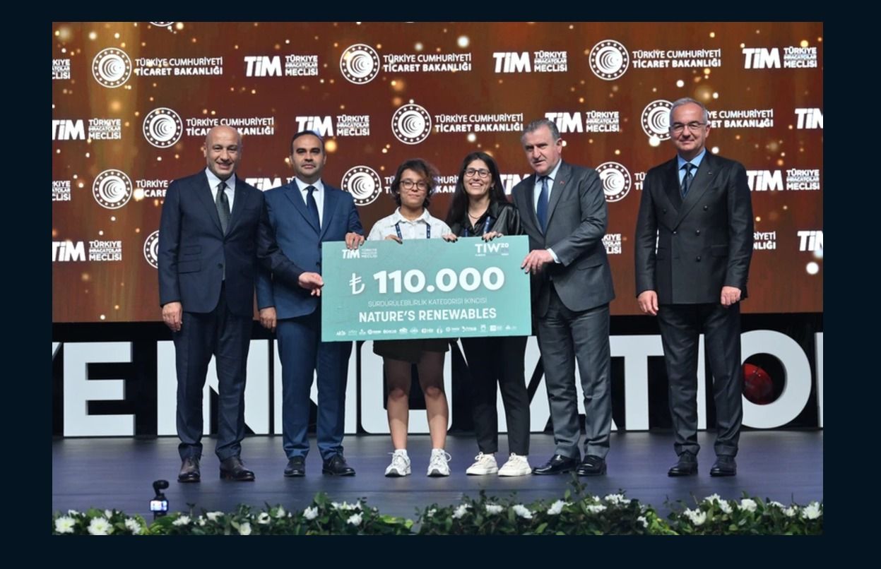 Harran Üniversitesi Öğrencilerinden Büyük Başarı: Çevre Dostu Projeyle İkincilik Ödülü