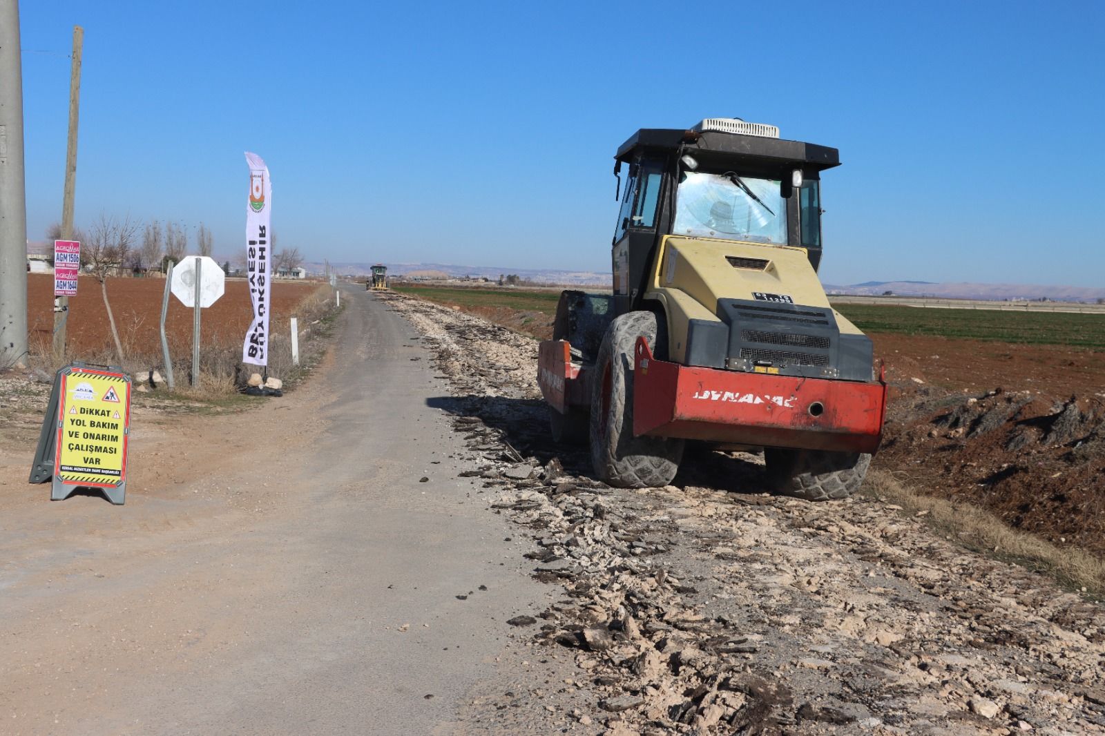 Yardımcı ile Harran grup yolunda çalışmalar devam ediyor