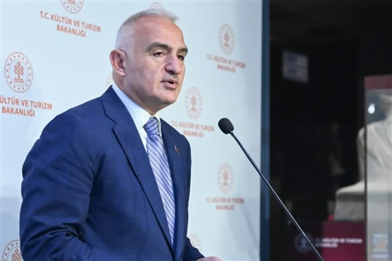 Bakan Ersoy: 27 Nisan 2007, demokrasiye sahip çıkılan bir dönüm noktasıdır