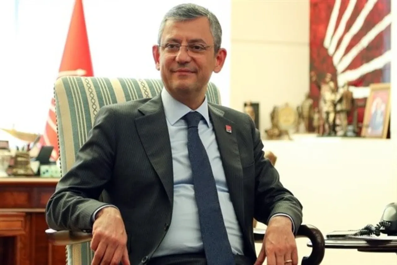 CHP Genel Başkanı Özel: Türkiye bir avuç cuntacıdan büyüktür