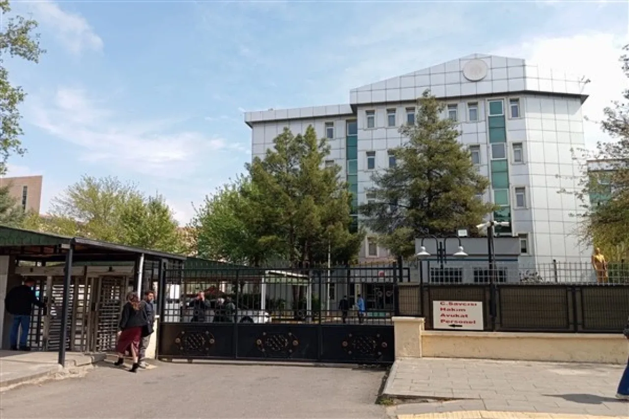 Diyarbakır Adliyesi’nde Narin Güran cinayetine ilişkin duruşma başladı