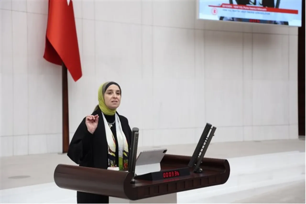 Esen’den Memişoğlu’na tepki: Aile sevgiyle kurulur, dayatmayla değil