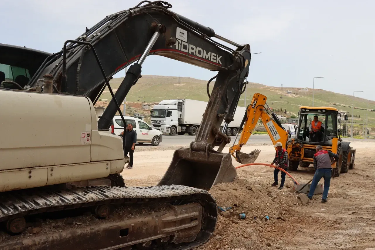 Suruç’ta Sıcak Asfalt Çalışmaları Devam Ediyor