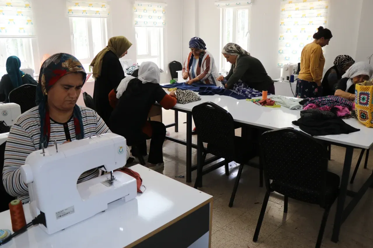 Haliliye’de Kadınlar, Dikiş-Nakış Kurslarıyla Hem Öğreniyor Hem Üretiyor