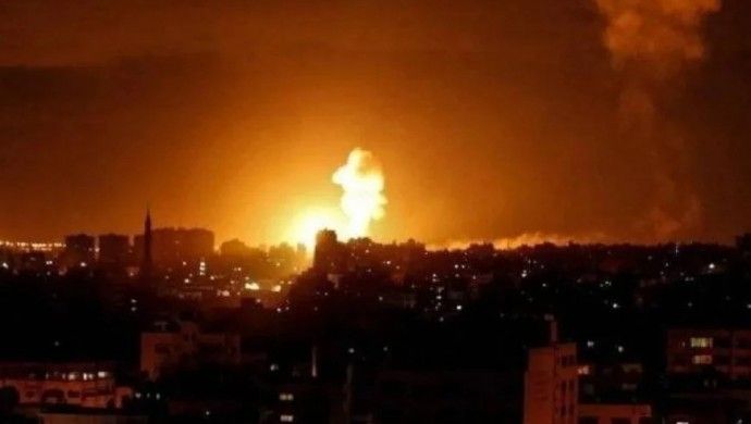 İsrail Suriye’nin birçok kentini bombaladı